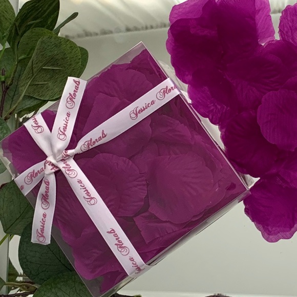 Boxed Silk Rose Petals - Violet - Picture 2 of 2